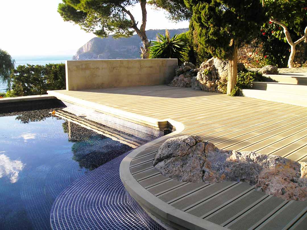 VISENDUM piscinas con curvas de madera tecnológica